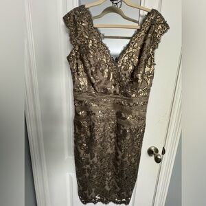 Tadashi Shoji Paillette Embroidered Lace Sheath Dress "Smoked Pearl" Size 12